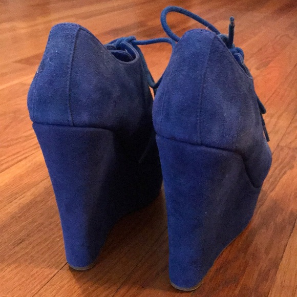 Steve Madden blue suede lace up wedges - Picture 3 of 3